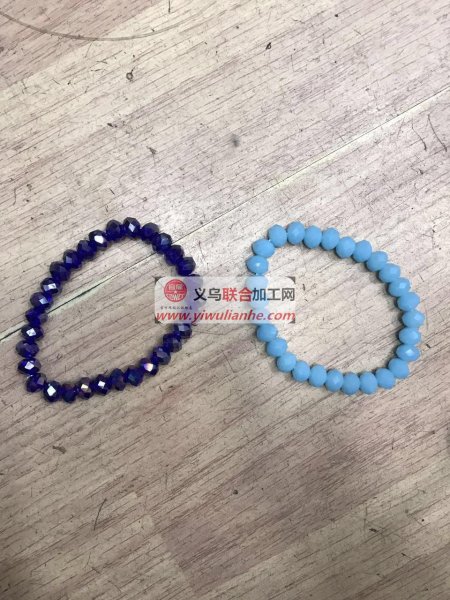 10000条如图简单穿手链手工活外发加工,寻找串手链的义乌本地手工活