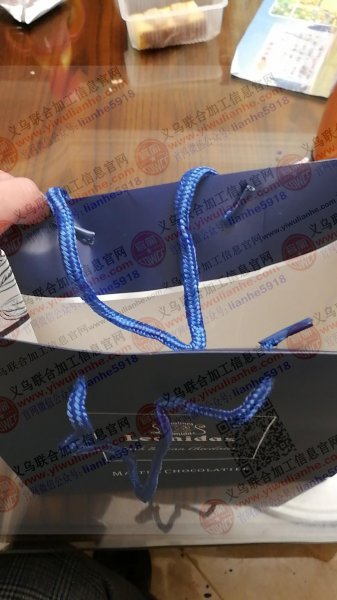 公司200万/月纸袋放边底卡 穿绳手工活外发,寻找手工活加工厂,长期有