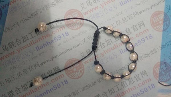 如图简单手链(串珠子编织手工活外发)