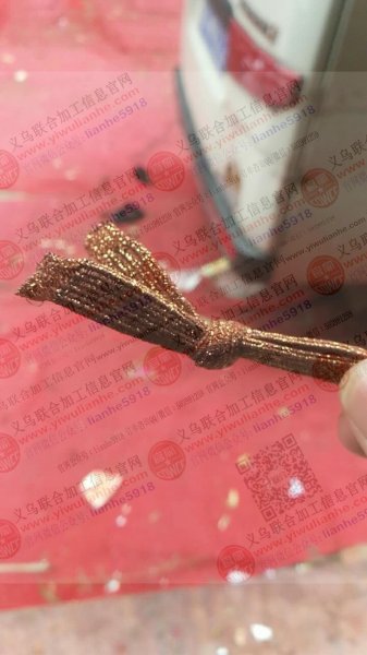 简单皮筋打结的手工活外发加工,如图