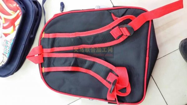 国际商贸城有36000笔袋和书包单子外发