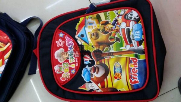 国际商贸城有36000笔袋和书包单子外发