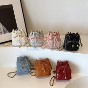 寻找白沟的手提包工厂合作，如图，价格控制
