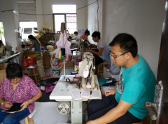 【荷叶塘德龙皮具厂】义乌箱包加工厂  荷叶塘箱包工厂