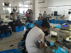  苏溪齐山楼服装加工厂/承接各类服装加工 